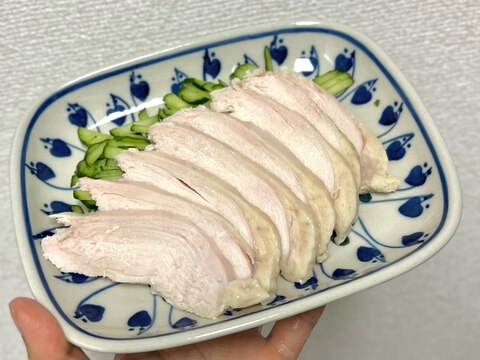 【しっとり柔らか】鶏ムネ肉で塩麹鶏ハム